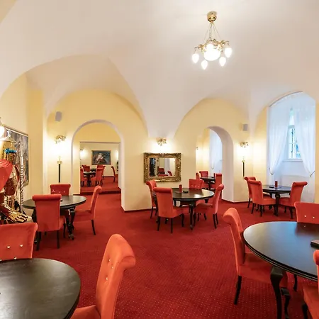 Hotel Zamek D'este