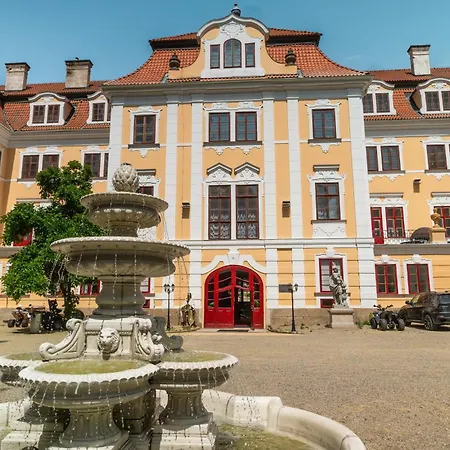 Zamek D'este Hotel Chlum u Trebone